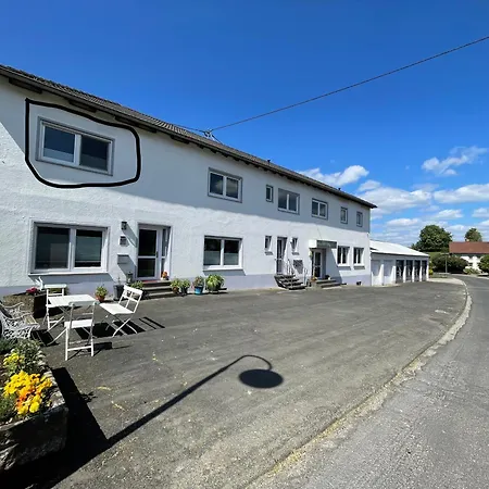 Helle Mit Grossem Balkon In In Der Suedeifel Bei Bitburg *