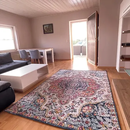 Helle Mit Grossem Balkon In In Der Suedeifel Bei Bitburg *