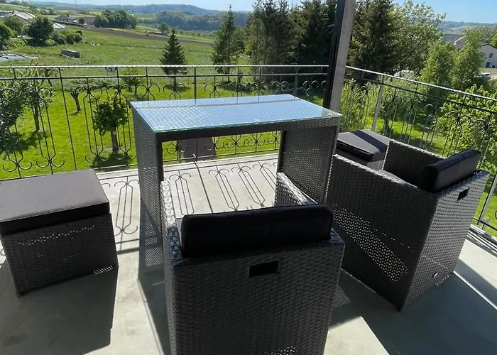 Helle Mit Grossem Balkon In In Der Suedeifel Bei Bitburg