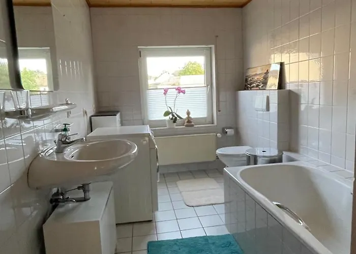 Helle Mit Grossem Balkon In In Der Suedeifel Bei Bitburg 아파트